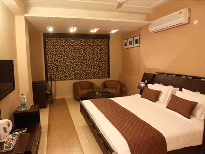 Emblem Hotel Sector 14 Gurgaon Oda fotoğraf