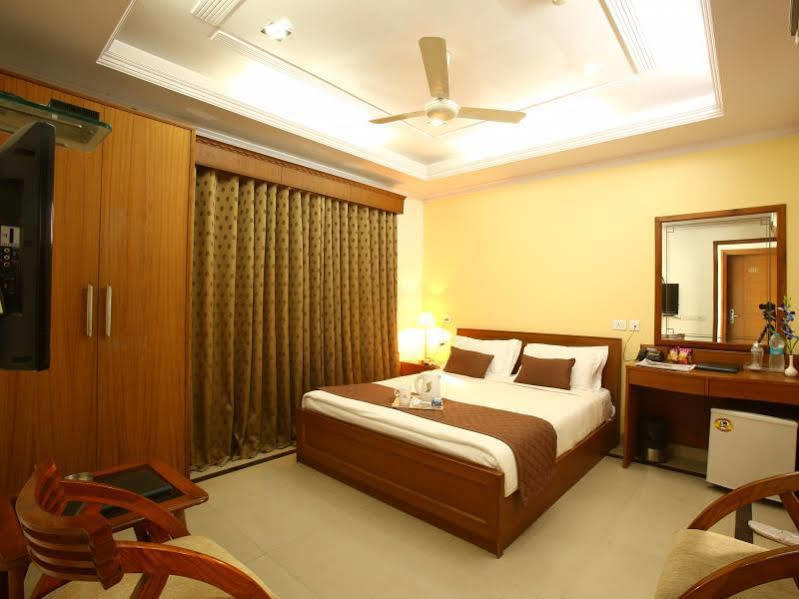 Emblem Hotel Sector 14 Gurgaon Dış mekan fotoğraf