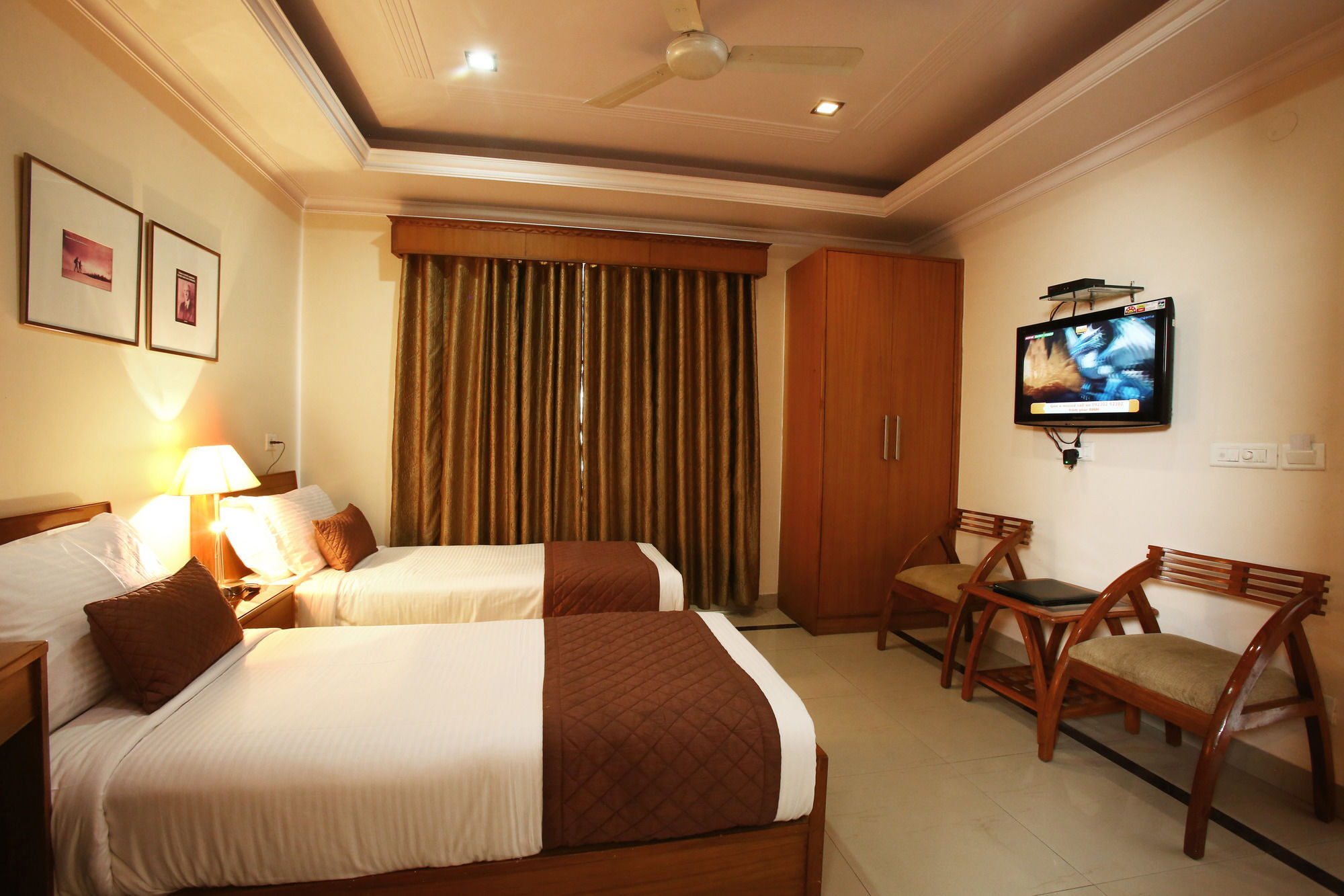 Emblem Hotel Sector 14 Gurgaon Dış mekan fotoğraf