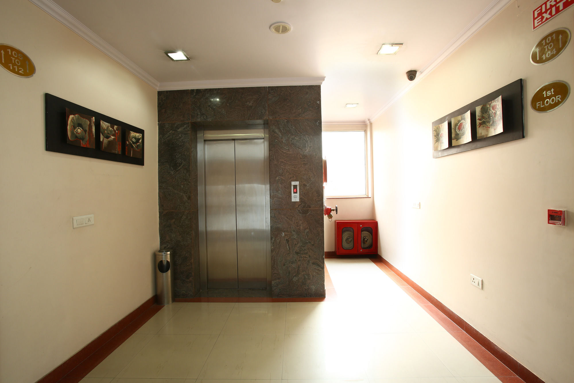 Emblem Hotel Sector 14 Gurgaon Dış mekan fotoğraf